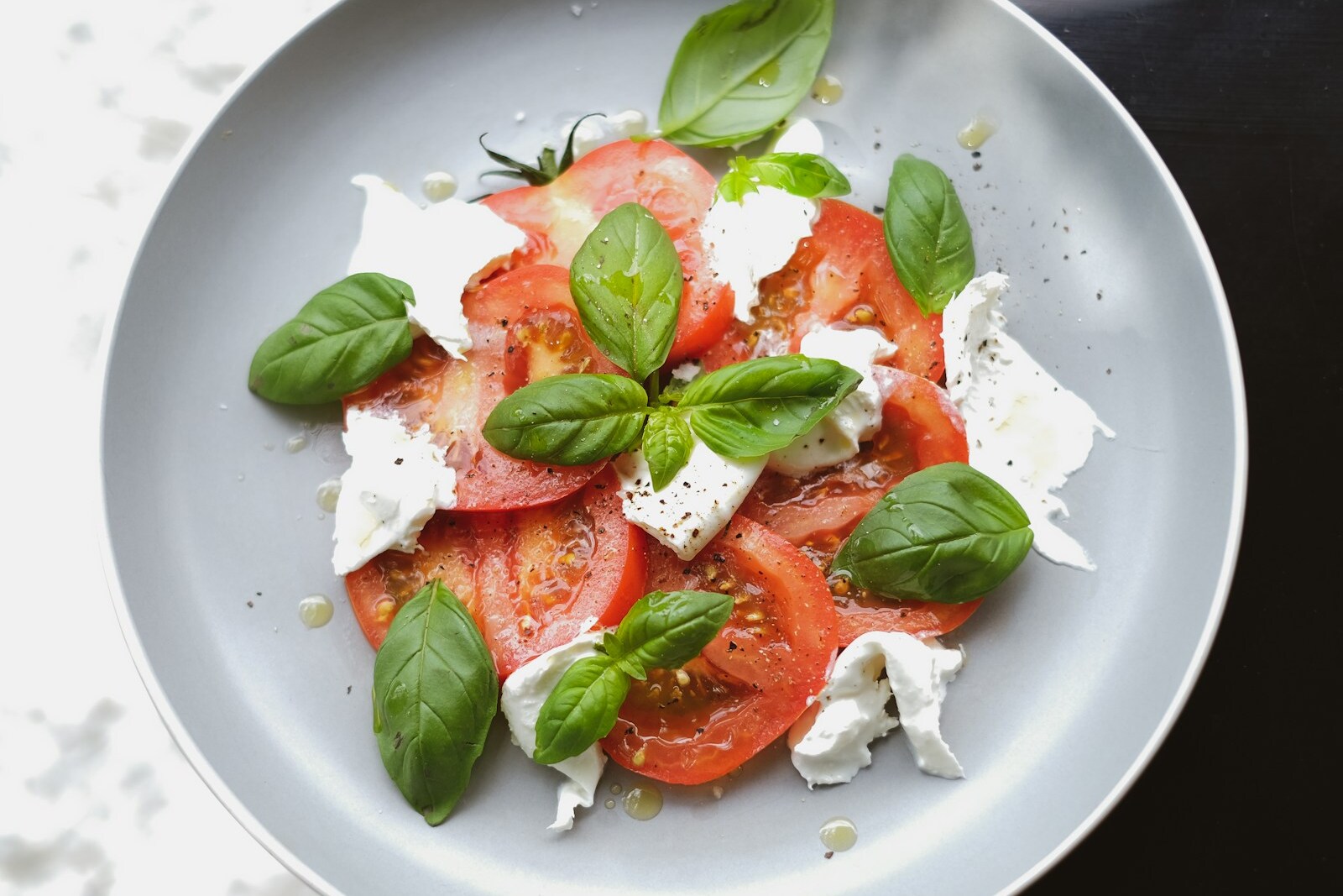 Caprese with Heirloom Tomatoes: The Italian Salad That Only Works in July