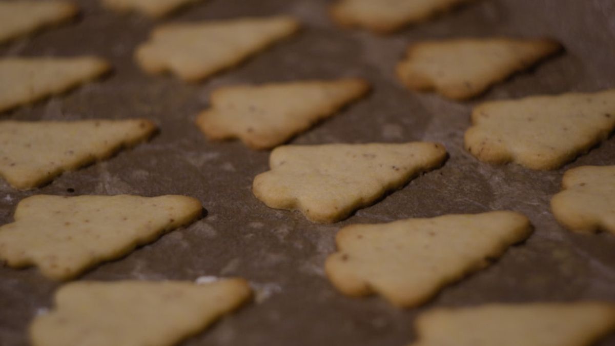 As a former pastry chef, I've spent countless hours perfecting the craft of baking.