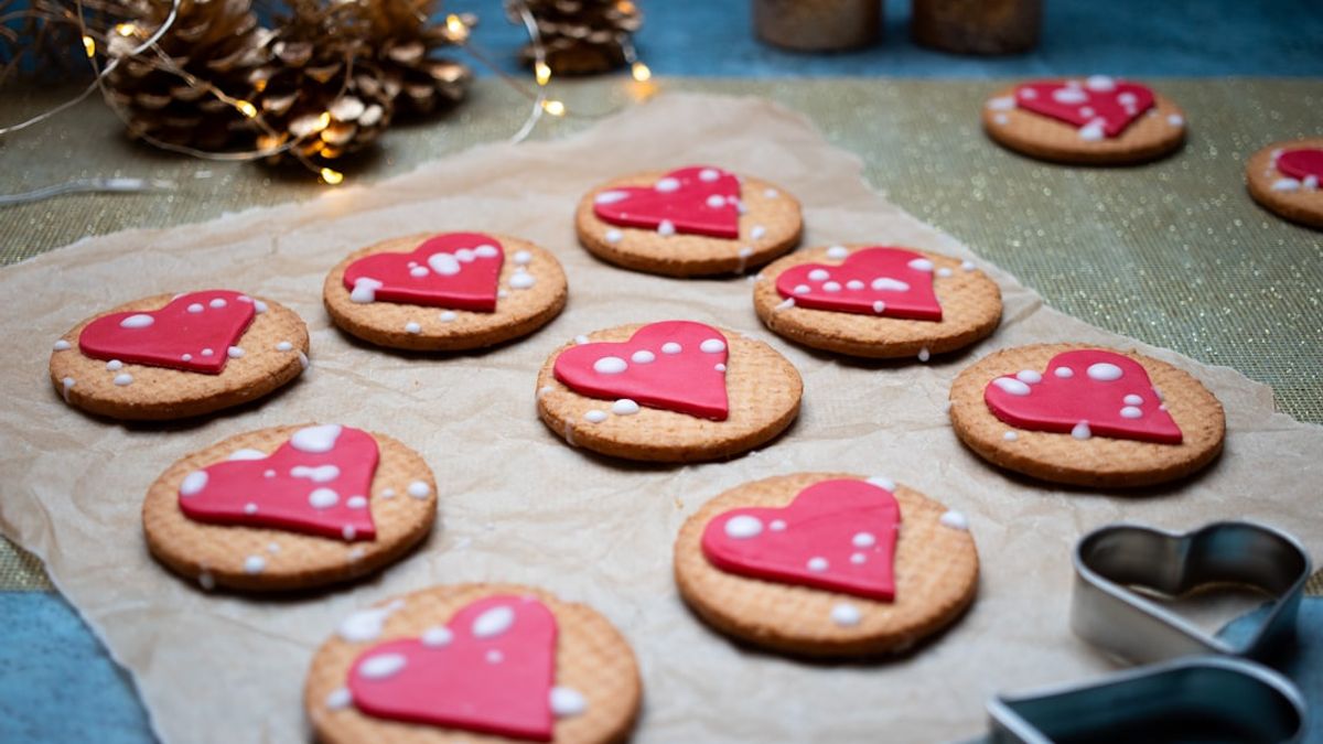 Finally, let your creativity shine with decorating! Whether using royal icing, sprinkles, or edible glitter, beautifully decorated cookies make a statement at any gathering.