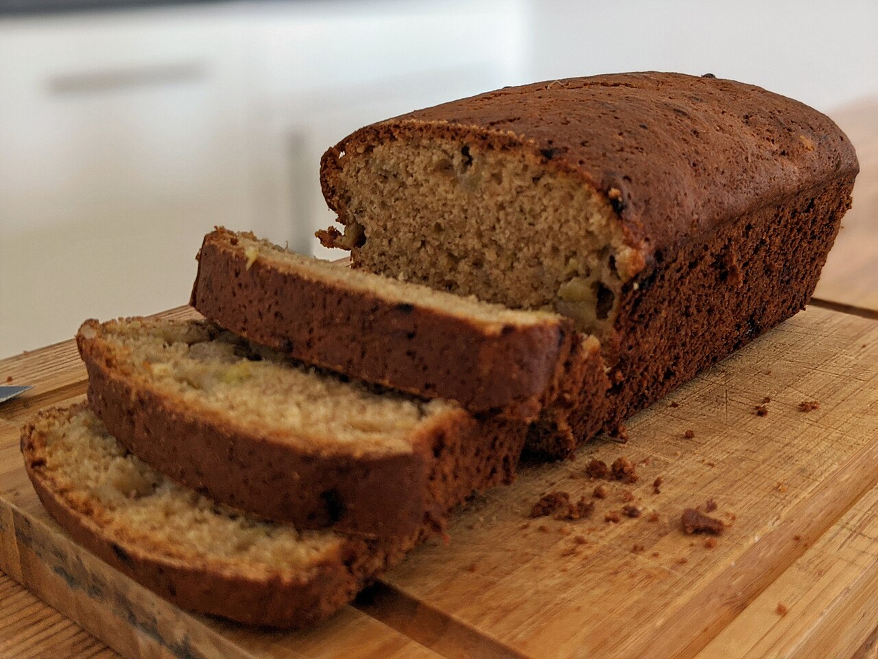 Moist Banana Bread That Stays Fresh for Days