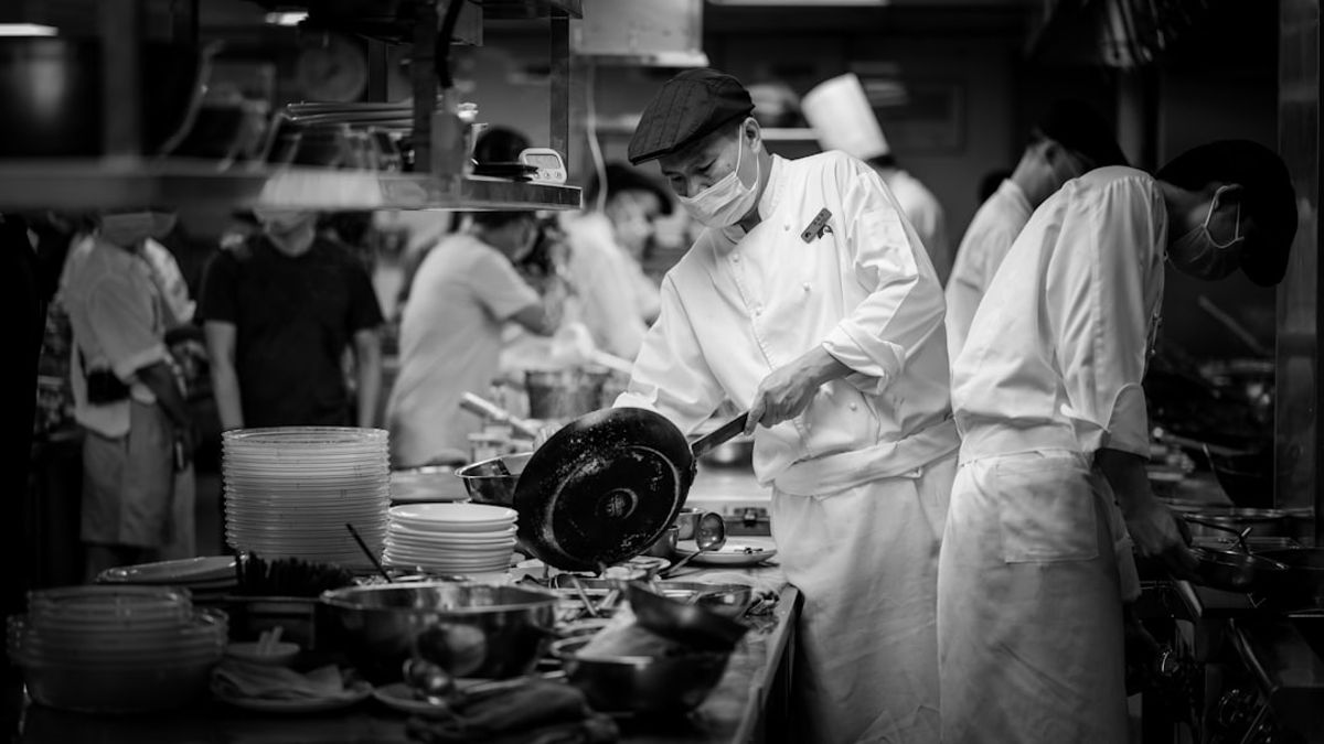 professional restaurant kitchen busy chefs brigade – professional chef kitchen rules