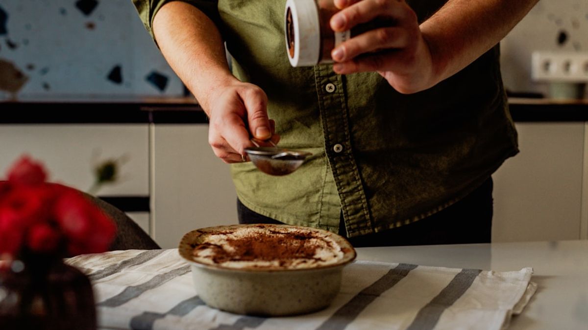 American potluck table with brisket, tater tot casserole, salads, and desserts – American recipes