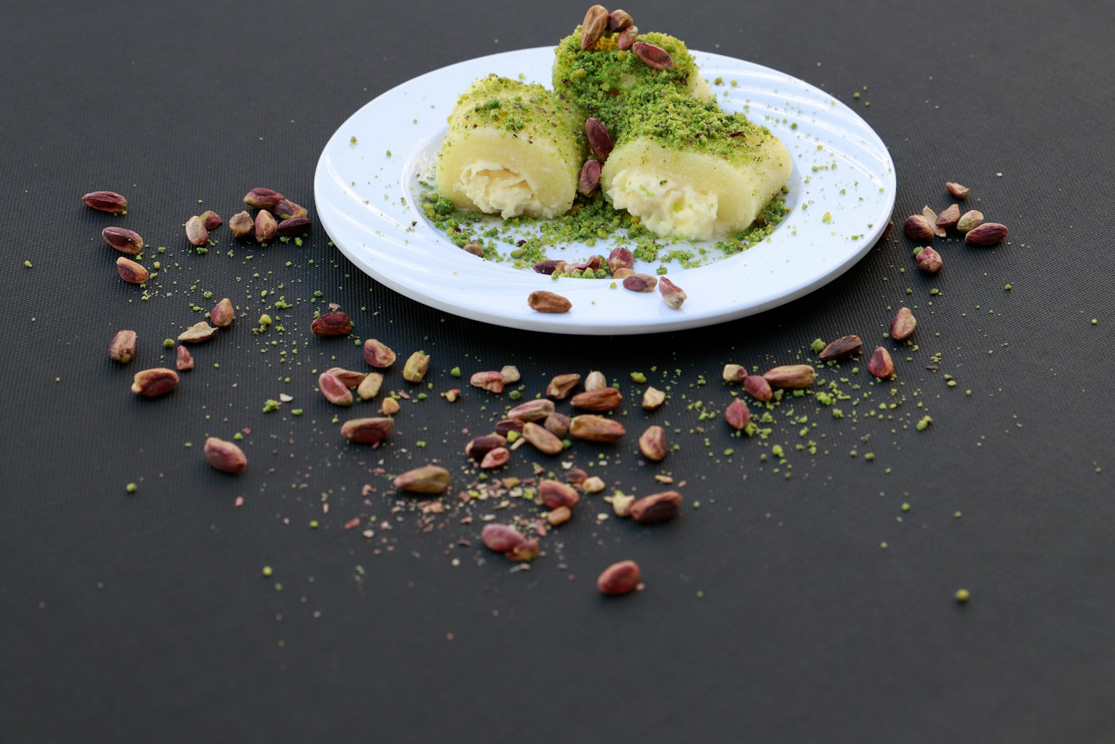 Knafeh with Cream and Pistachio: The Levantine Dessert